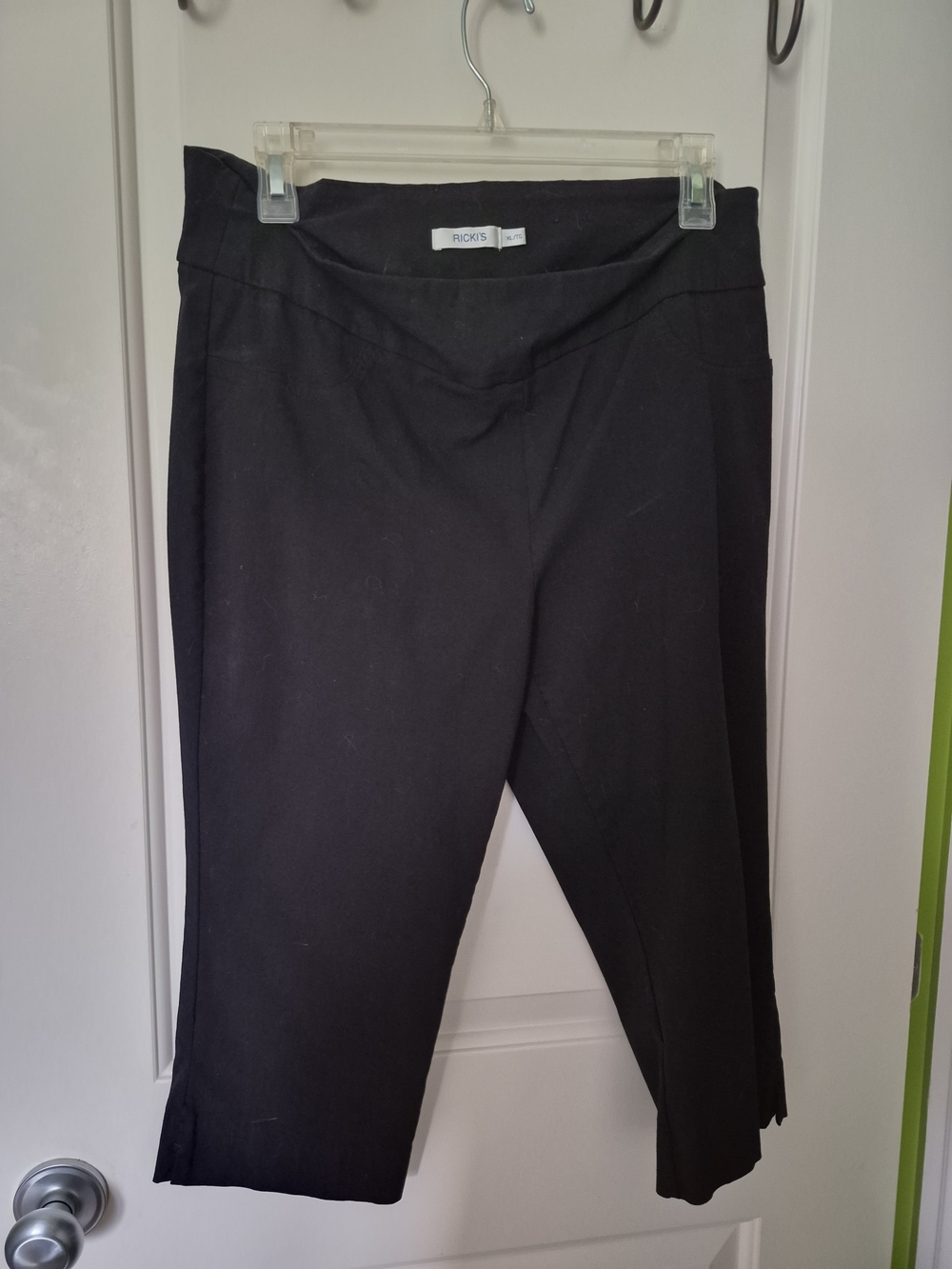 Ricki's Black Cropped Ponte Pull-On Pants